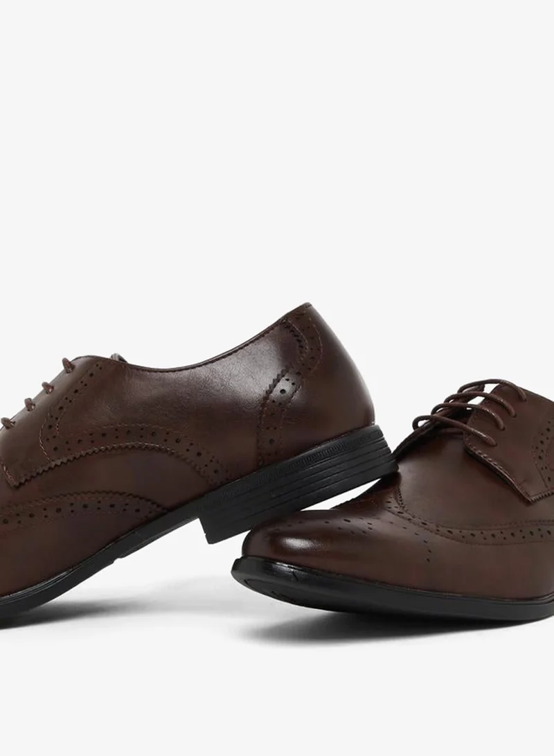 Styli Men Brown Leather Wingtip Oxford Shoes