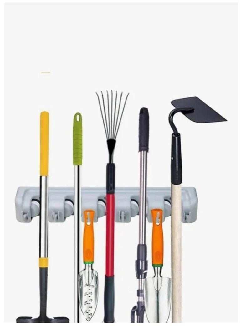 حامل للمكانس والمماسح مع إمكانية تخزين أدوات الحدائق حامل مكانس ومماسح  منظم مكانس جداري  حامل أدوات تنظيف  حامل جداري للمكانس  منظم أدوات الحدائق  علاقات مكانس ومماسح  منظم جداري متعدد الاستخدام  حامل أدوات منزلية  حامل تنظيف وأدوات حديقة  حامل بلاستيك لتخزين الأدوات - Image 1