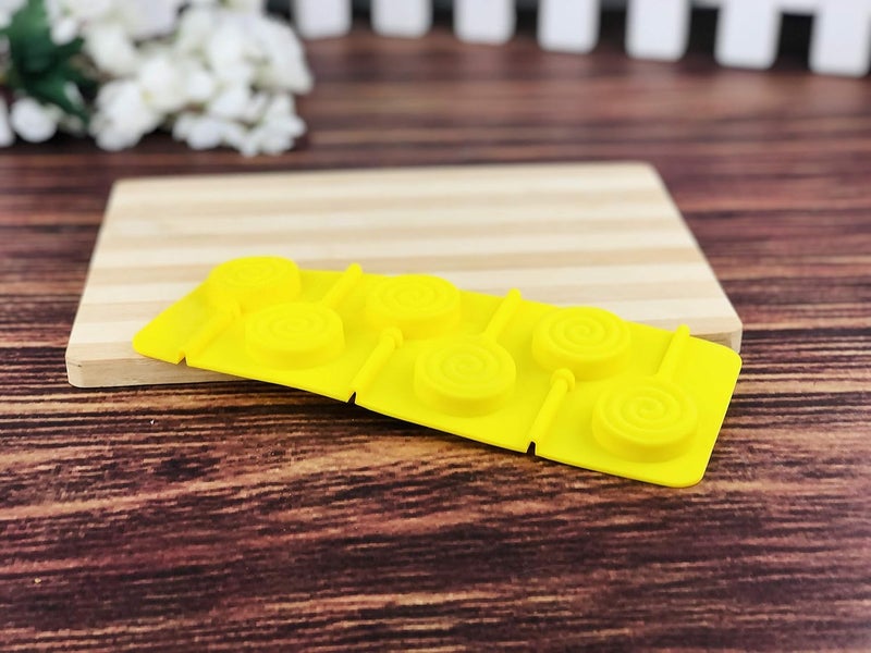 Go Hooked Go Hooked Silicone Chocolate/Ice/Lollypop Mould  - Image 4