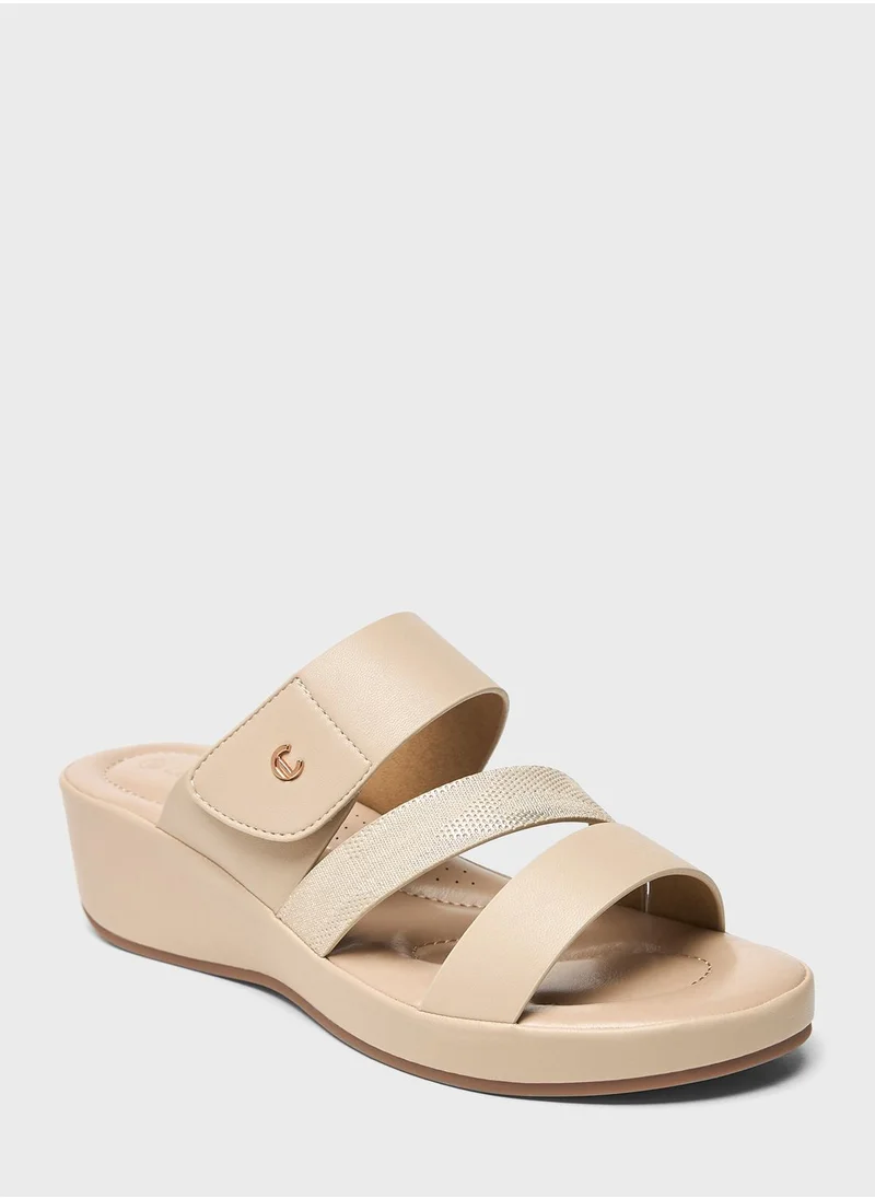 لو كونفورت Multi Strap Wedge Sandals