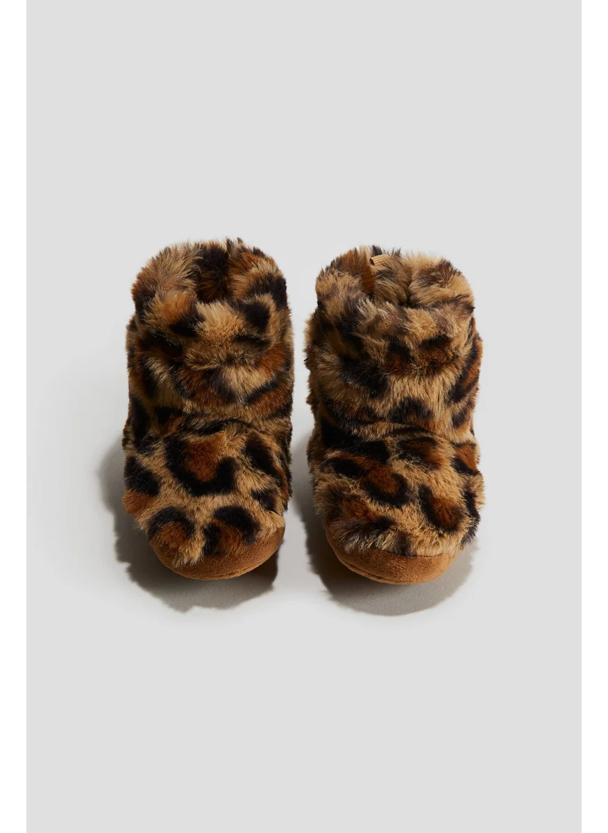 اتش اند ام Soft-Sole Fluffy Slippers