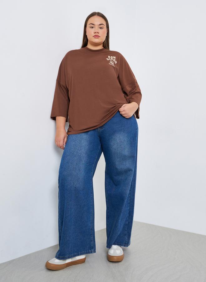 Styli Plus Size Brown Oversized Graphic T-Shirt - Image 2