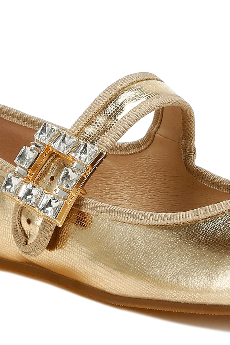 London Rag Brooch Mary Jane Sandals in Gold