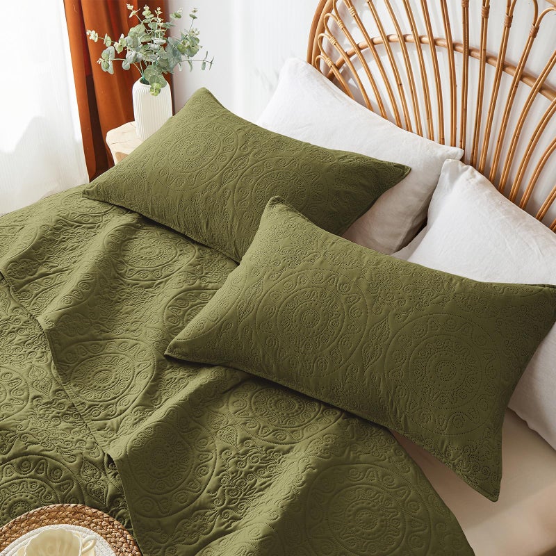 WURUIBO Olive Green Quilt Set Queen Size, Embossing Microfiber Full Bedspreads with Pillow Sham, Ligthweight Breathable Thin Coverlet, Reversible Bedding Set for All Season (1 Quilt, 2 Pillow Shams) - Image 4