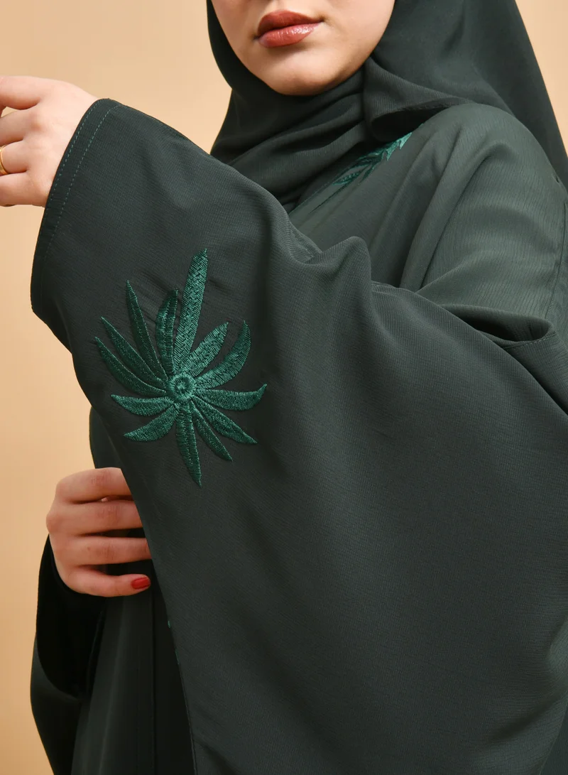 HAWRAA ABAYA Abaya Bisht with palm tree embroidery all over the abaya - Saudi National Day design