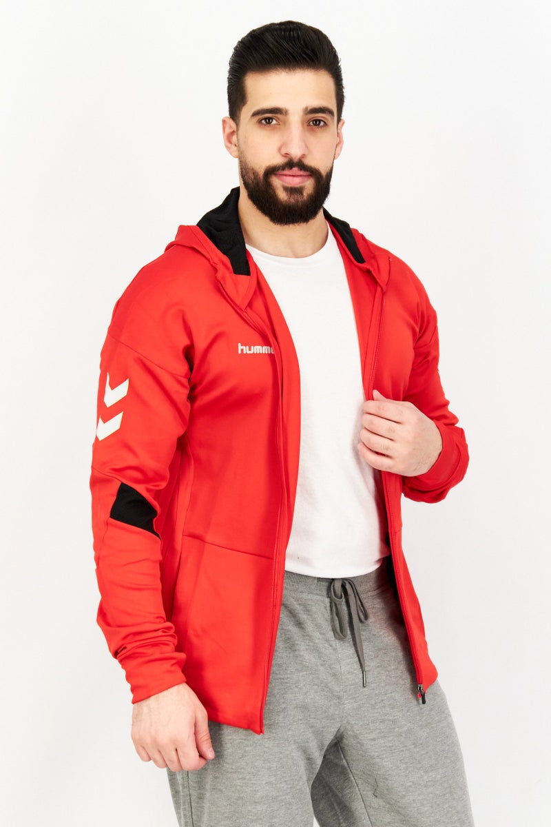 Hummel سويت شيرت بقلنسوة للرجال بشعار العلامة التجارية بأكمام طويلة، أحمر - Image 1