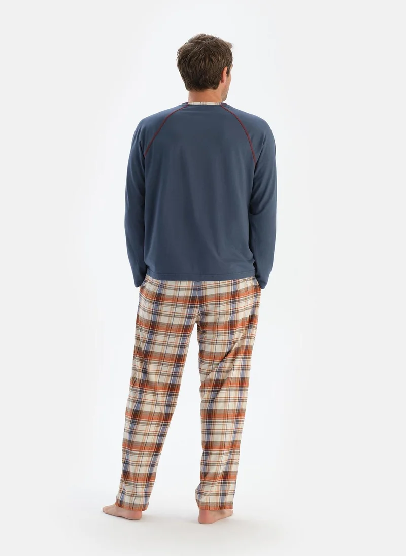 داجي T-shirt & Trousers Pajama Set Crew Neck Supreme Mid Rise Sleepwear