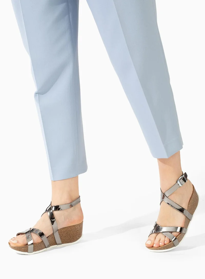 بيتون صنادل أستيريا بكعب إسفين متعدد الأشرطة