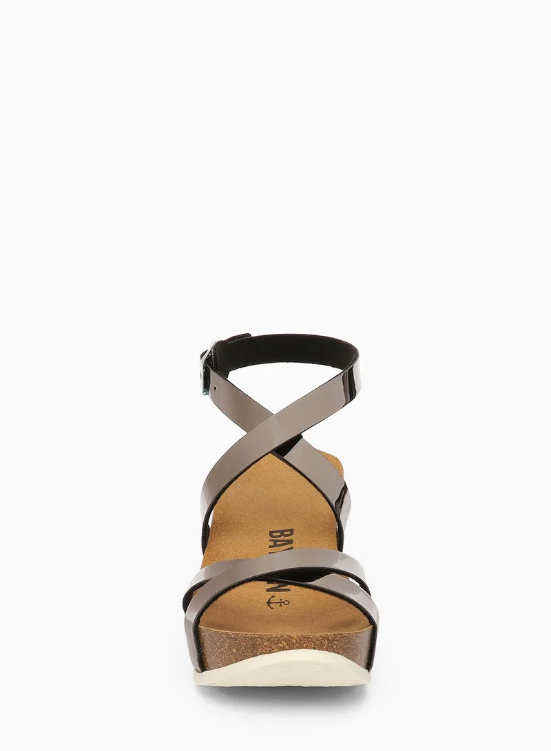 بيتون صنادل أستيريا بكعب إسفين متعدد الأشرطة