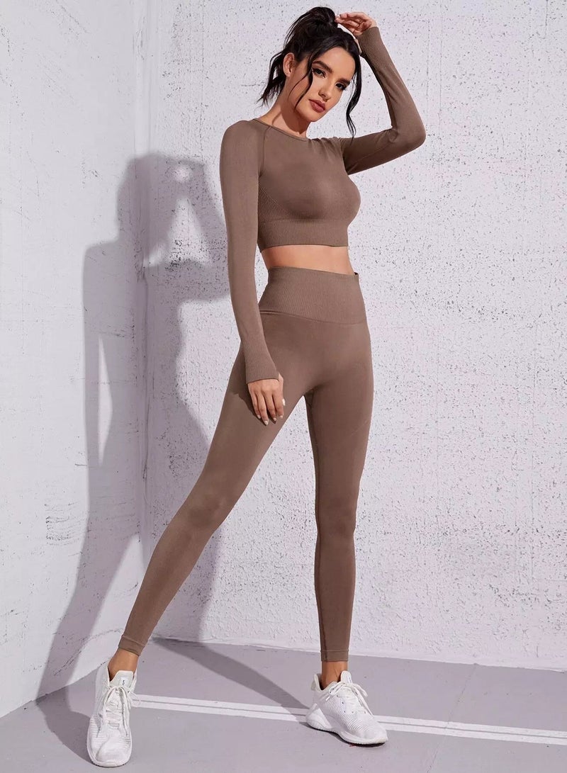 Seamless Raglan Sleeve Crop Sports Tee With Leggings  - Image 4