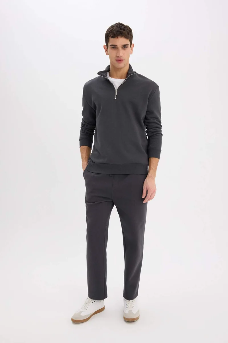 ديفاكتو Comfort Regular Fit Zippered Basic Sweatshirt