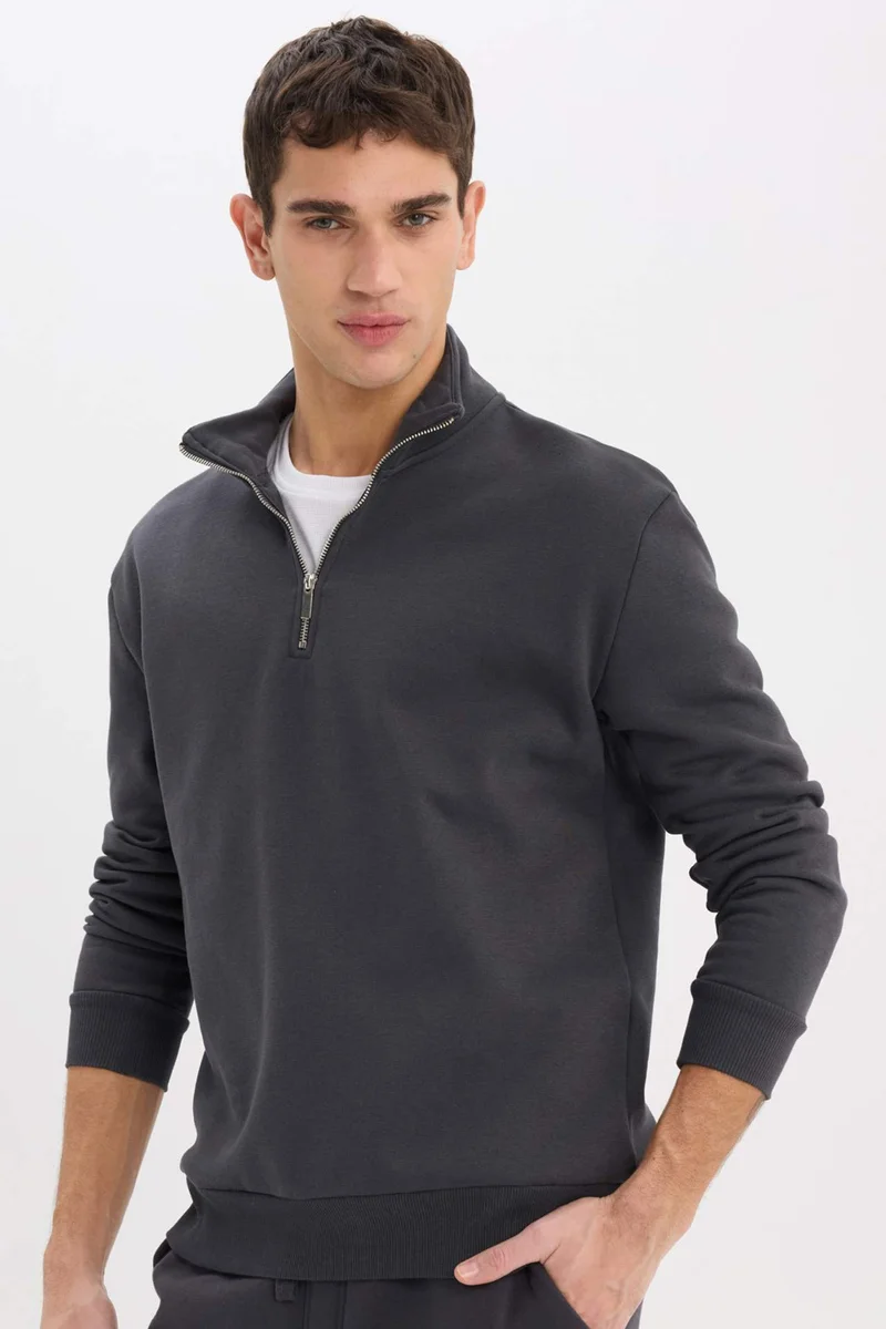 ديفاكتو Comfort Regular Fit Zippered Basic Sweatshirt