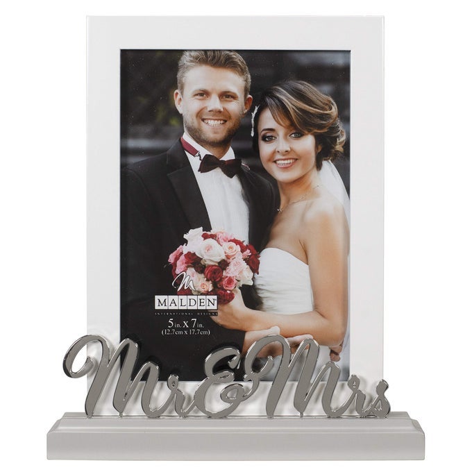 INTERNATIONAL DESIGNS 5X7 MR MRS WEDDING PICTURE FRAME WHITE MDF WOOD FRAME ROUTED GRAY MDF WOOD BASE SILVER FINISH METAL WORD ATTACHMENT