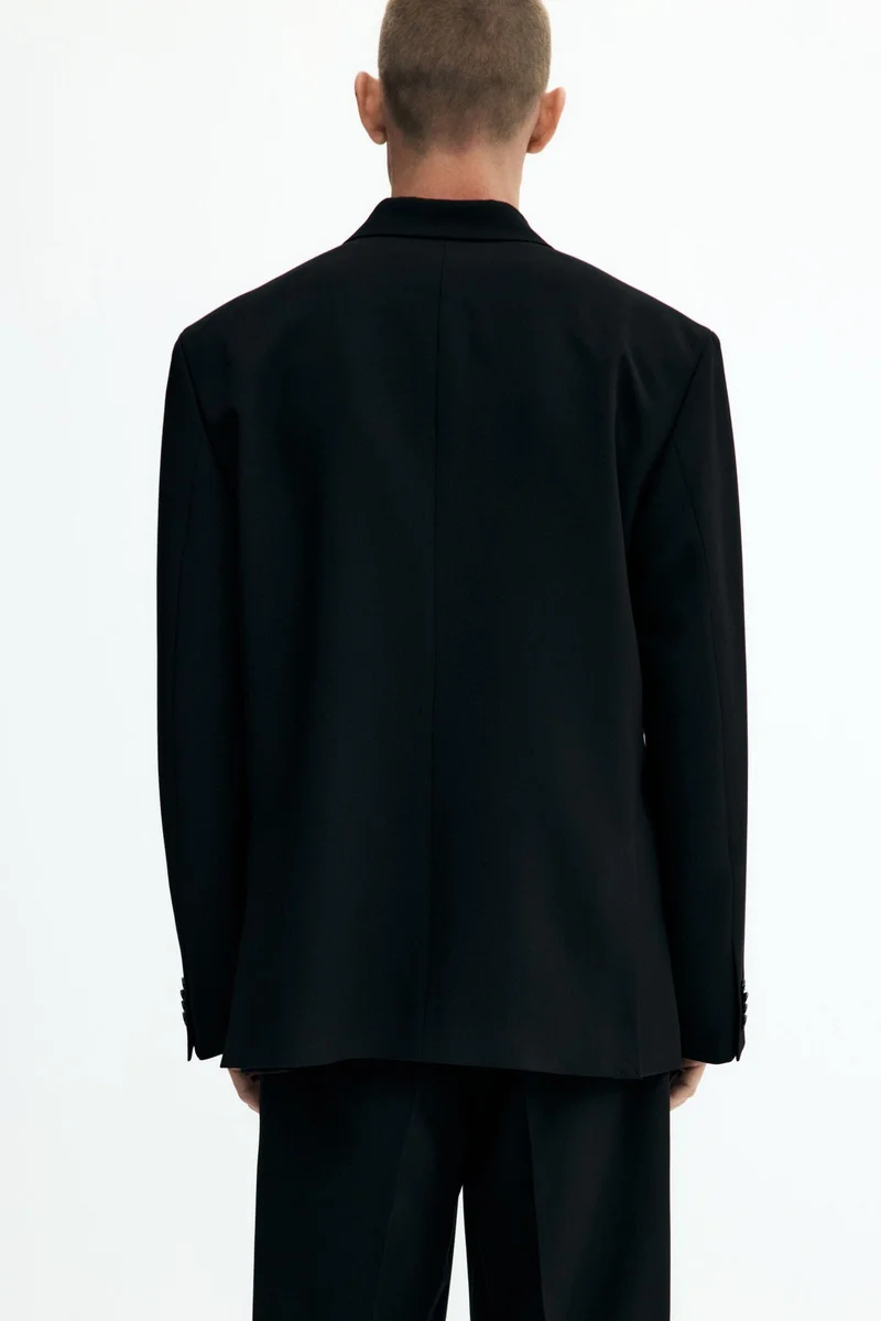 اتش اند ام جاكيت بقصة مريحة وصفين من الأزرار على الصدر