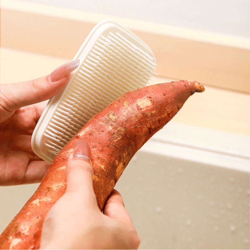 Bendable Multifunctional Vegetable Fruit Cleaning Brush - Image 1