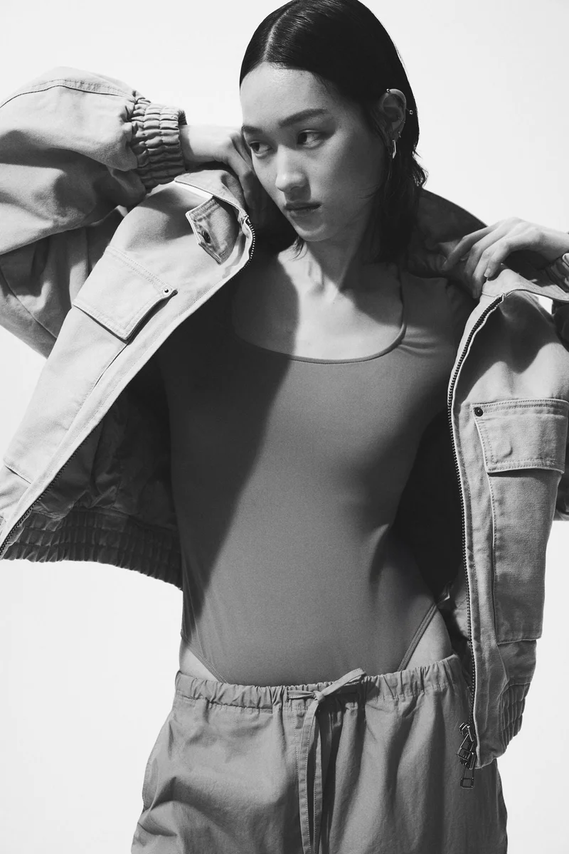 اتش اند ام بودي ثونغ بأكمام طويلة