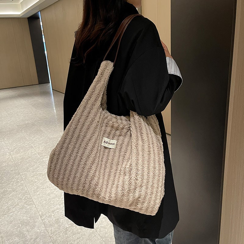 Simple Striped Plush Tote Bag Women'S Large Capacity Fashionable Mao Mao Handbag Niche Shoulder Bag - Image 3
