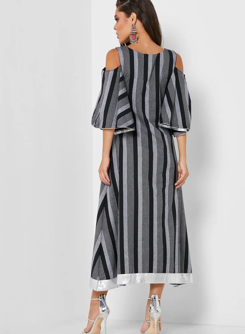 Metanoia Cold Shoulder Printed Abaya