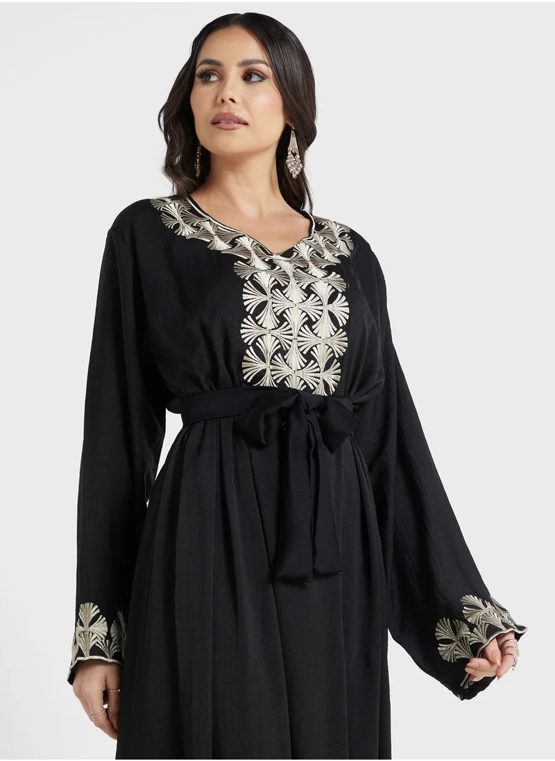 hayas closet Embroidered Belted Jalabiya
