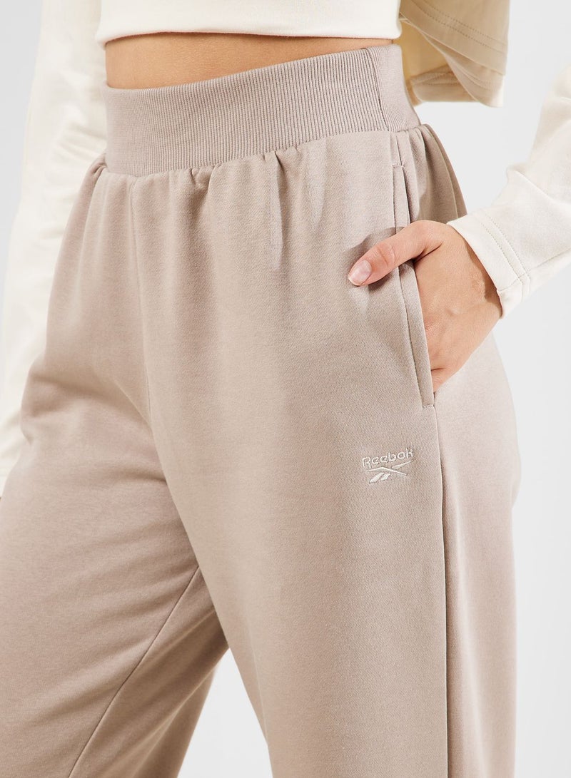 ريبوك بنطال كلاسيكي من الصوف - Image 3