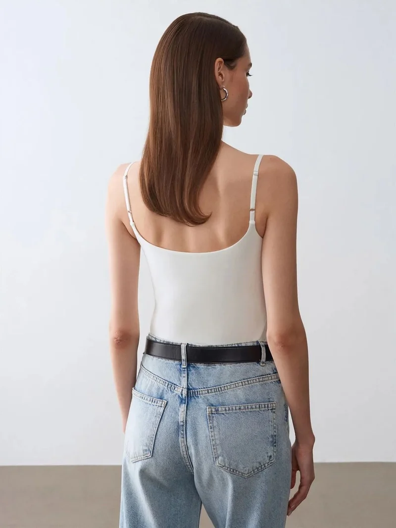 ديلفين DILVIN Slim Fit Square Neck Sleeveless Blouse