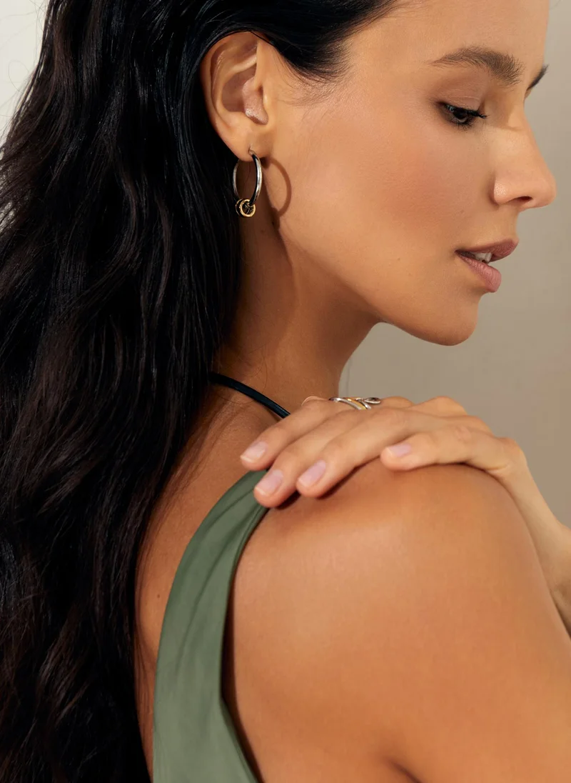 Hoop earrings with colorful links