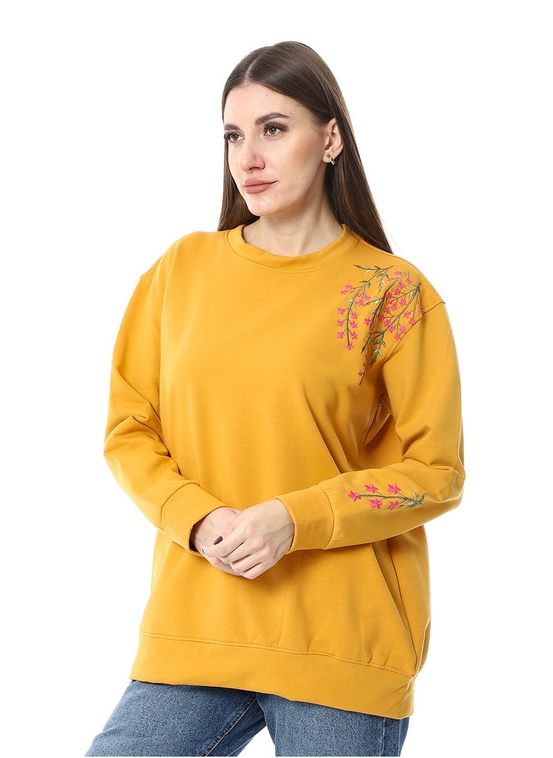 Caesar WomenEmbroidery Melton sweat Shirt With Long Sleeves  - Image 4