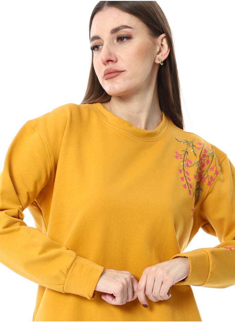 Caesar WomenEmbroidery Melton sweat Shirt With Long Sleeves  - Image 3