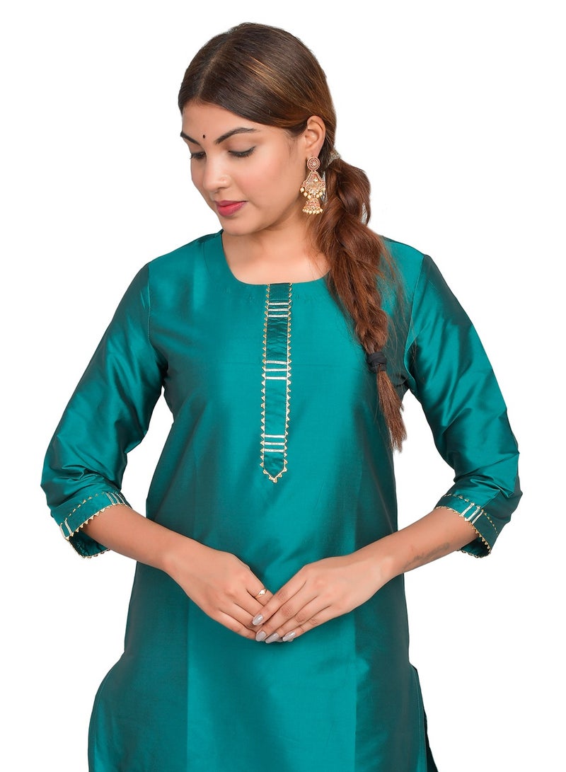 ريارا كورتي نسائي مع بنطلون طقم 3/4 كم كورتا بانت طقم حرير فني (تفتا سادة) مقاس S  - Image 3