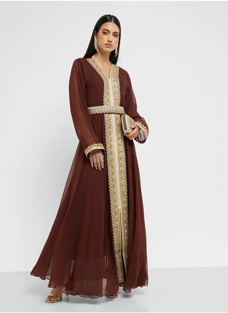 هيا كلوزيت Embroidered Flared Sleeve Dress