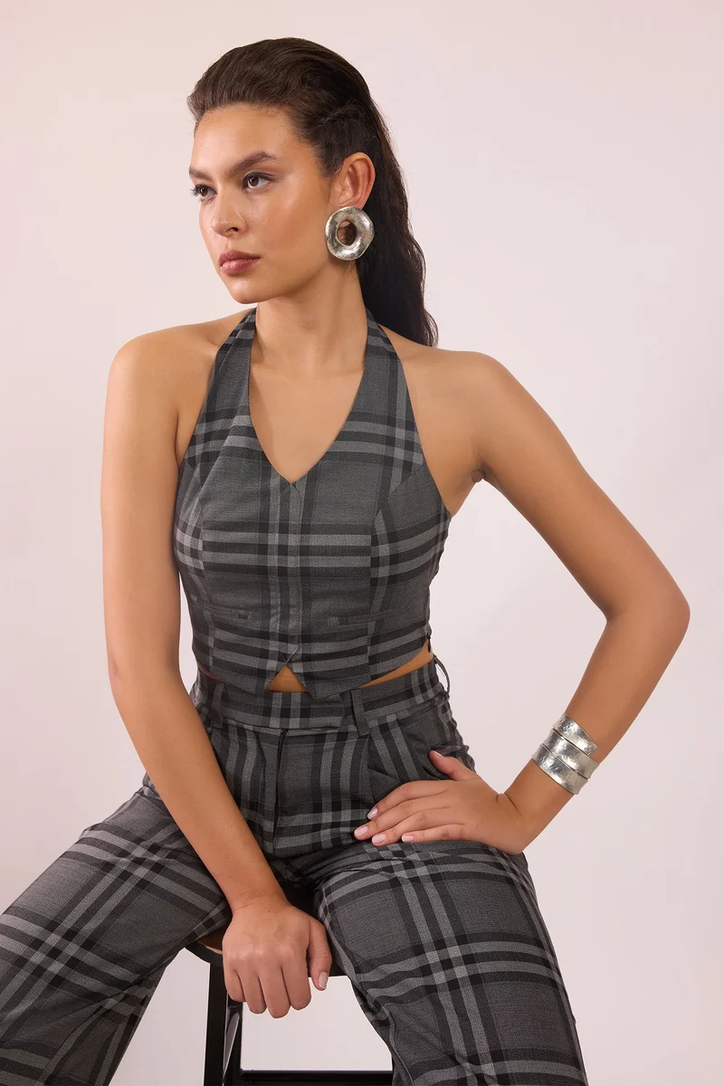 فيرجيو Checks Viscose Stretch Halter Checked Vest for Women