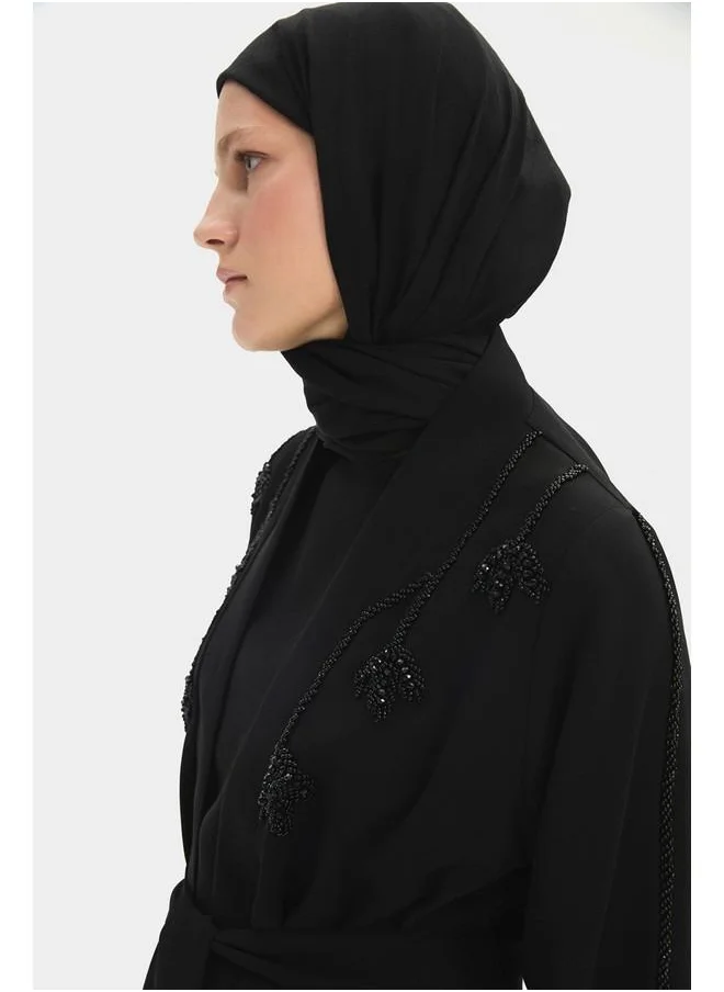 جون June Women Embroidered Detailed Abaya Black