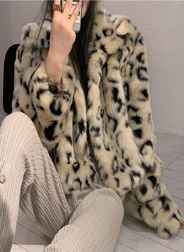 Eckek - Retro Leopard Print Quilted Short Coat Women's Autumn Winter Thickening Korean Loose Top Faux Fur Coat - Image 1
