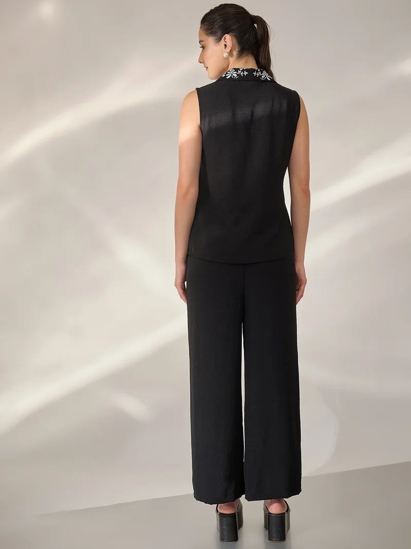 بانيت طقم متناسق (Co-ord Set) قميص مطرَّز بياقة كلاسيكية مع بنطلون - أسود