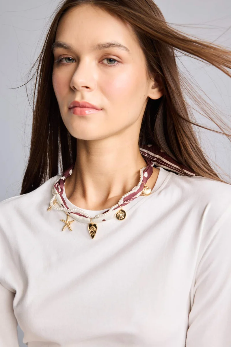 ديفاكتو Necklace