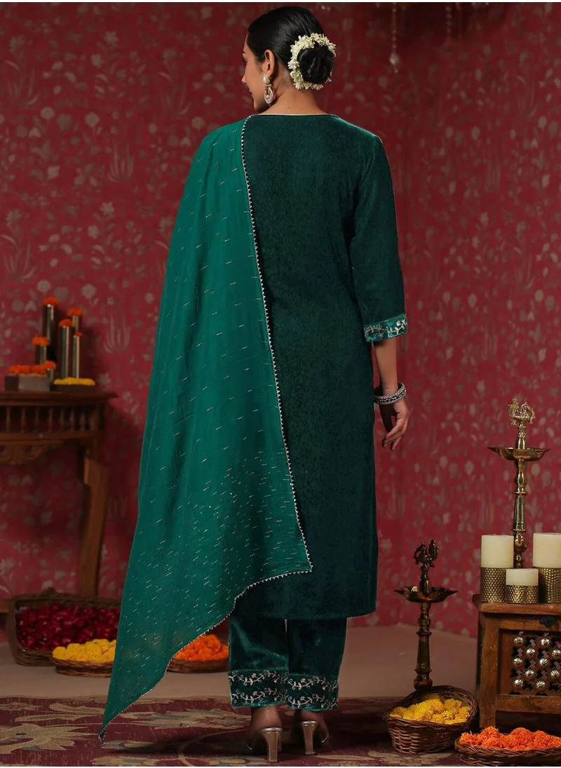 آي شين Straight Fit Embroidered Pattern Round Neck Three-Quarter Sleeves Teal Colour Knitted Cotton Kurta Set for Women with Semi Elastic Closure - A Statement Piece for Every Look