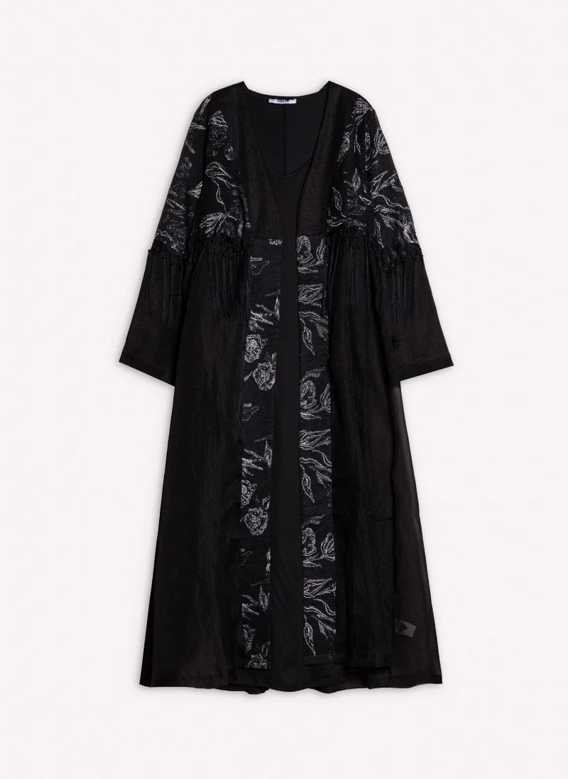 SHAPES DETAIL EMBROIDERED ABAYA WITH DRESS