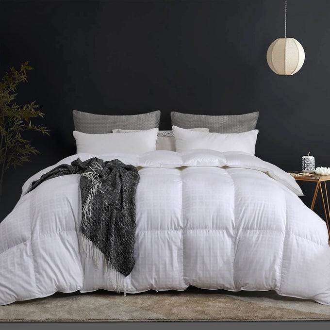 LIGHTWEIGHT 93 GOOSE DOWN COMFORTER QUEEN SIZEMEDIUM WARMTH FLUFFY DUVET INSERT100 EGYPTIAN COTTON SHELL 750 FILL POWER QUEENWHITE