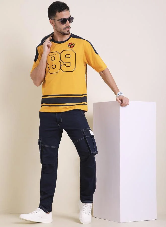 ديفيرينس أوف أوبينيون تيشيرت مطبع بأكمام قصيرة وقصة واسعة للرجال