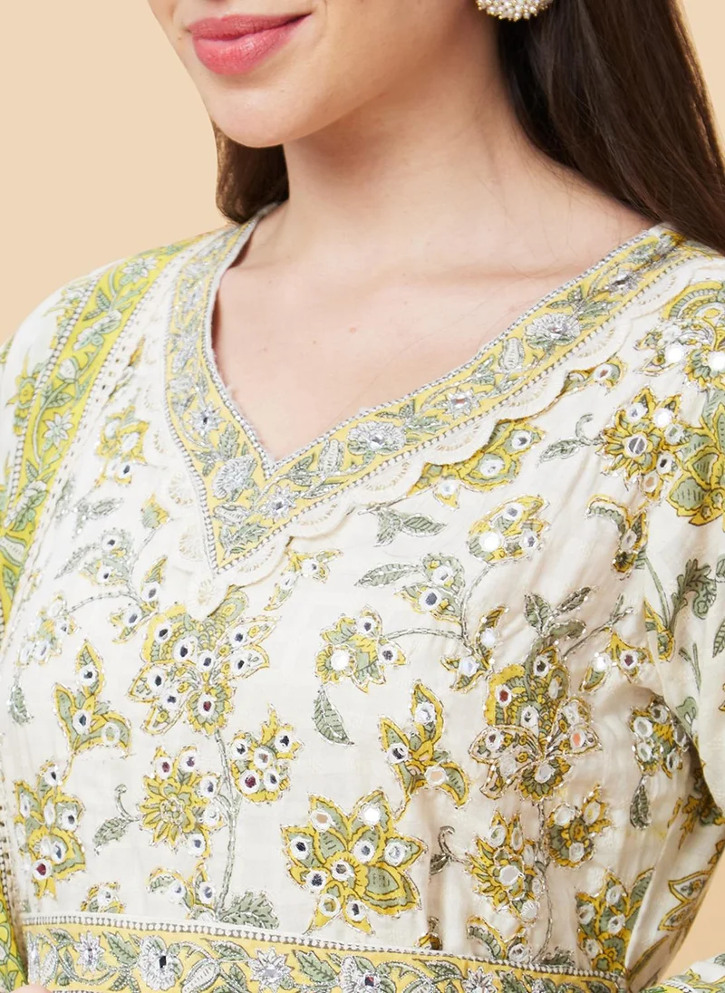 جلو باص جلوبس سنيكرز نسائي أبيض بطبعة زهور وعمل مرآة قطن خالص أناركالي كورتا وبنطلون مع دوباتا