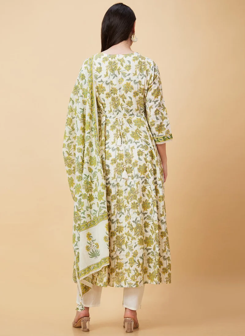 جلو باص جلوبس سنيكرز نسائي أبيض بطبعة زهور وعمل مرآة قطن خالص أناركالي كورتا وبنطلون مع دوباتا