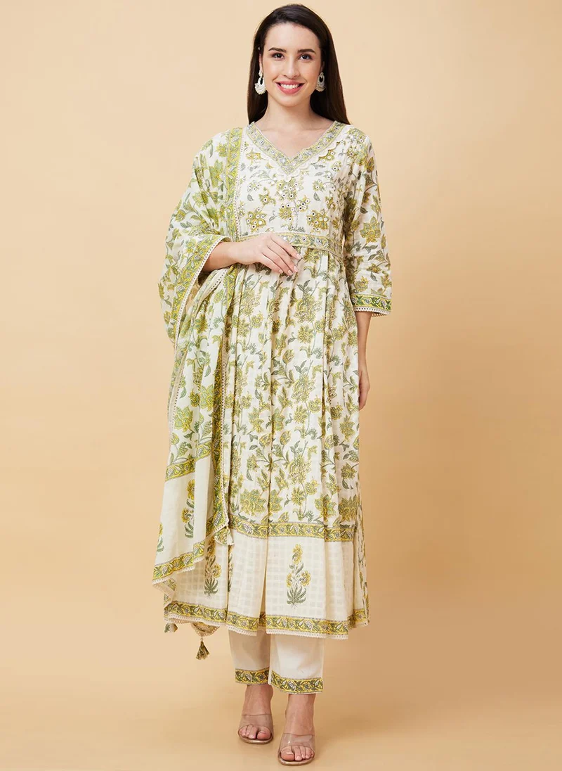 جلو باص جلوبس سنيكرز نسائي أبيض بطبعة زهور وعمل مرآة قطن خالص أناركالي كورتا وبنطلون مع دوباتا