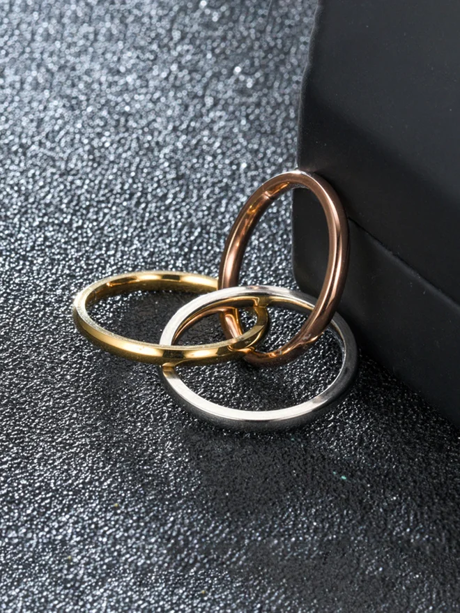 Styli  Tri-Color Interlocking Rings for Women | Best Price UAE