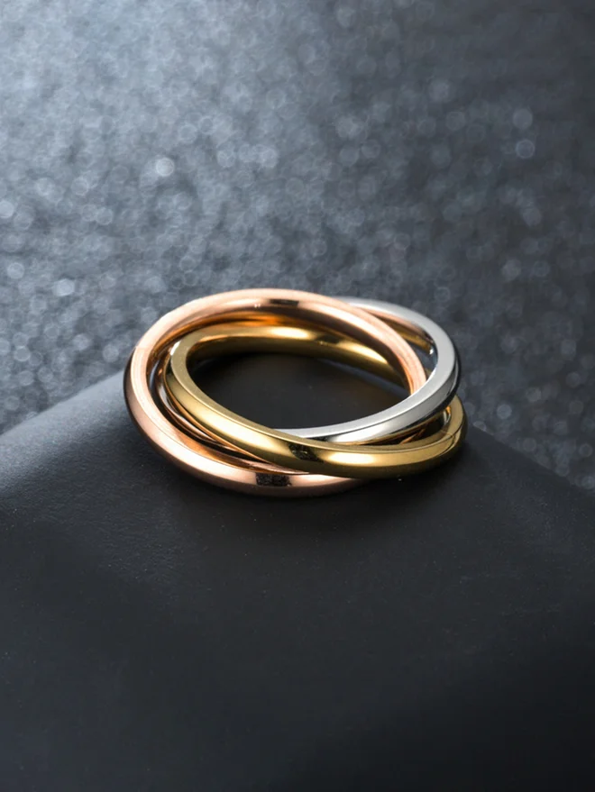 Styli  Tri-Color Interlocking Rings for Women | Best Price UAE