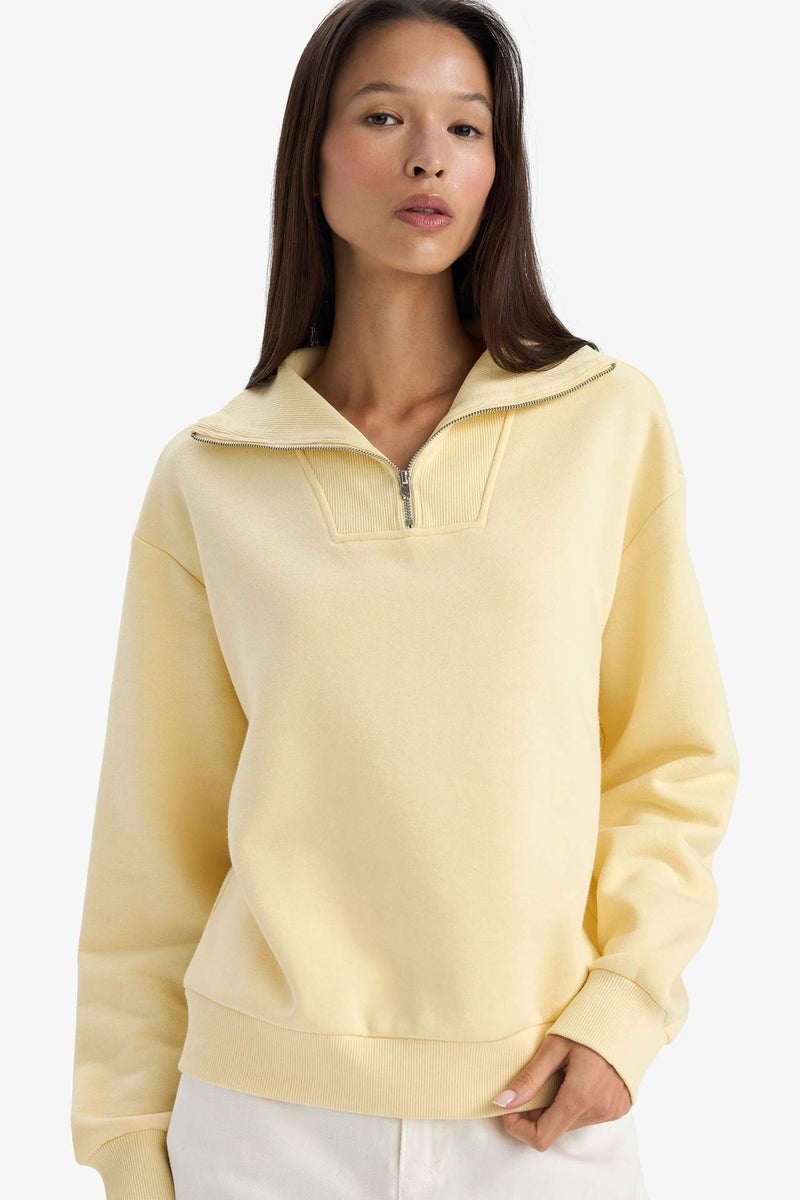 DeFacto Regular Fit Basic Sweatshirt - Image 1