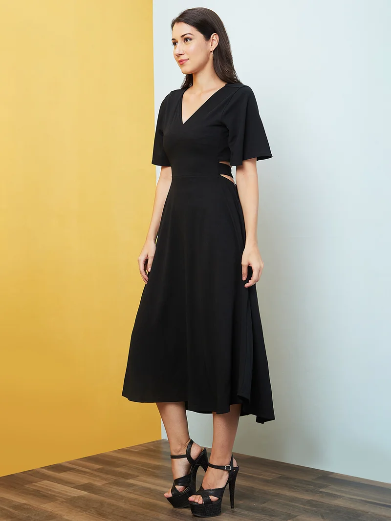 جلو باص فستان ميدي أسود بأكمام واسعة وقصة قصّة من جلوبس