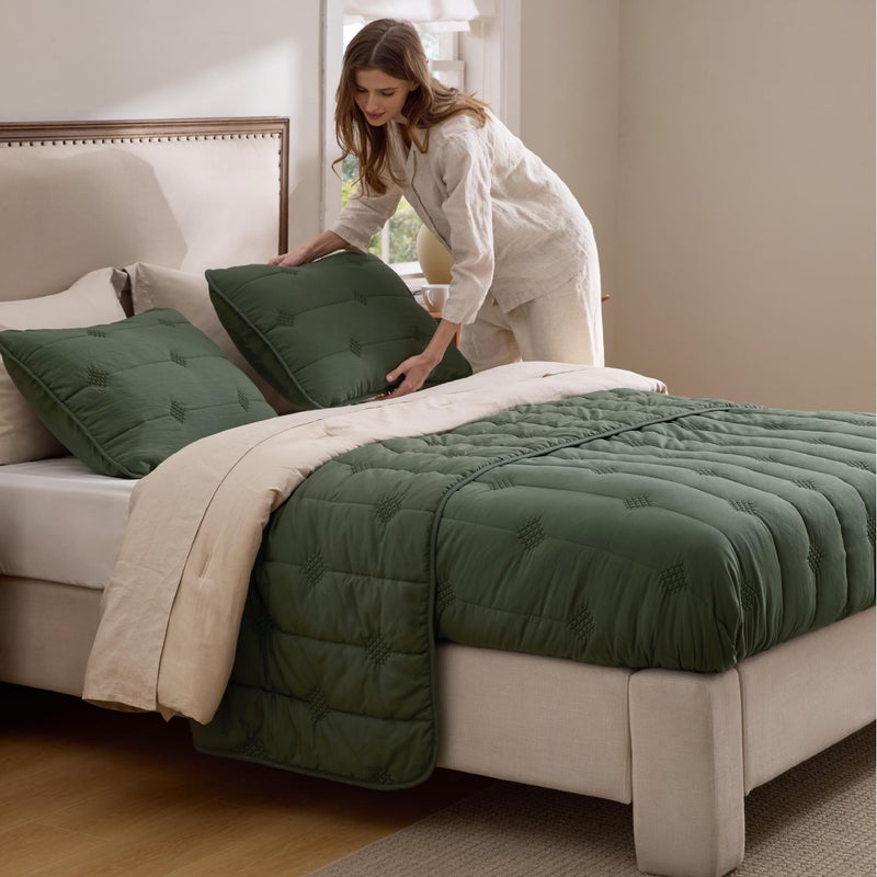 Bedsure Queen Size Quilt Sets â€“ Ultra Soft Lightweight Green Bedspread Coverlet with 2 Pillow Shams, Breathable & Cozy Quilted Bedding, All Season Bedroom Decor, 3 Piece (90x96 Inches) - Image 2