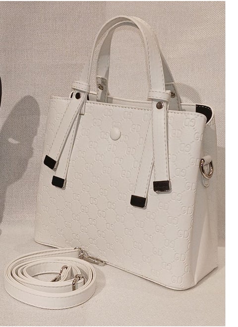 Women's bag of the best materials with adjustable handle and medium size