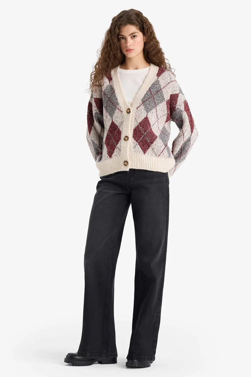 ديفاكتو Oversize Fit V Neck Diamond Pattern Knit Cardigan