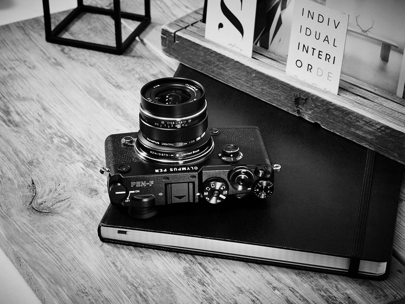 Olympus OM SYSTEM Olympus M.Zuiko Digital 14-42mm F3.5-5.6 EZ Black for Micro Four Thirds System Camera, Compact 3X Zoom Lens - Image 3